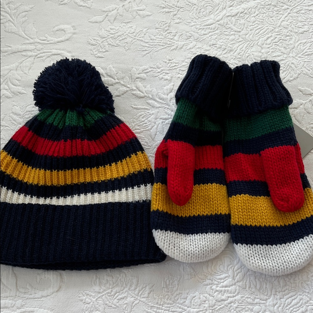 Hudson’s bay company hat and gloves